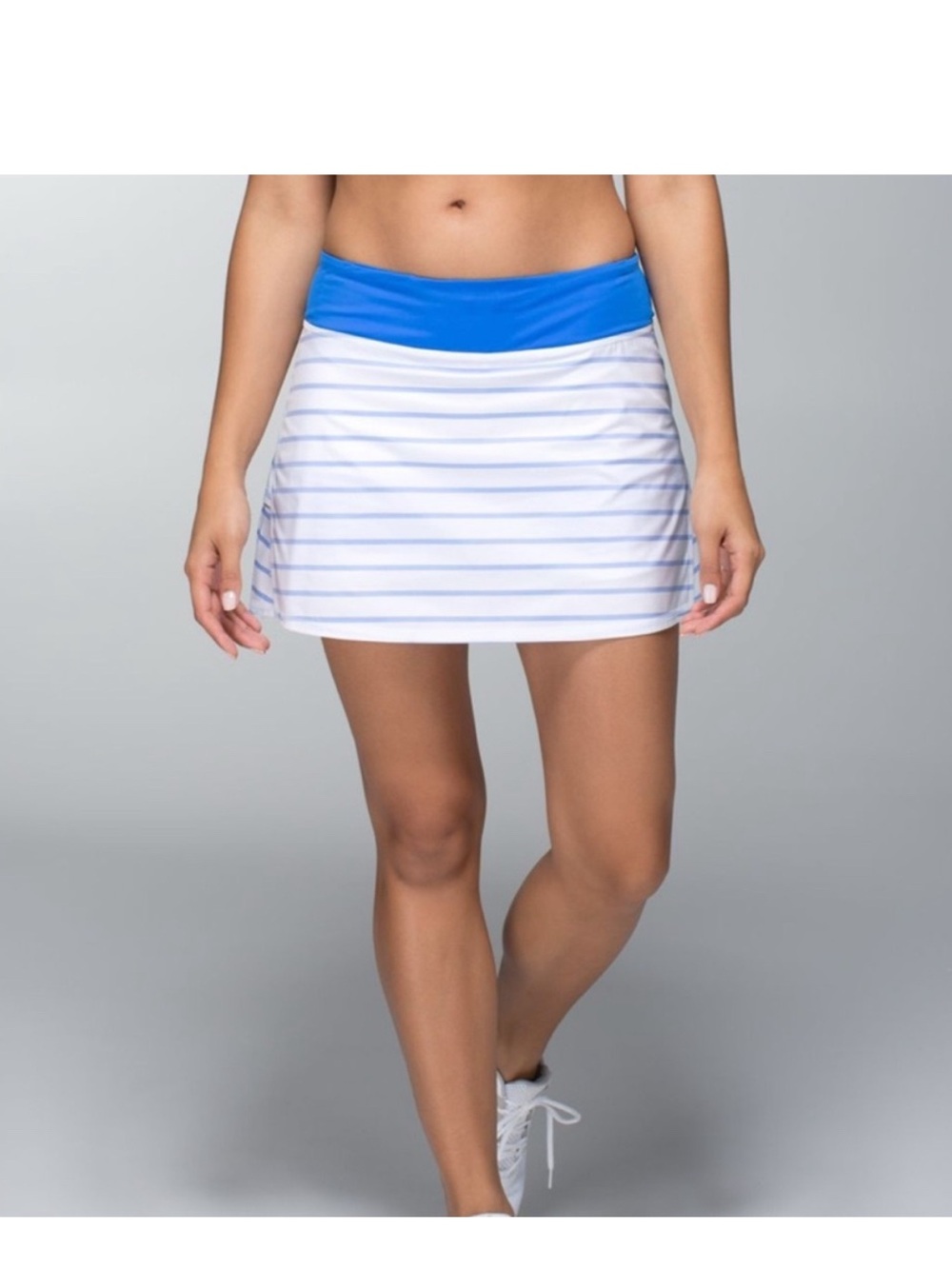 Lululemon Pace Setter Skirt Dueville Stripe Blue White size 10 Tennis Golf EUC